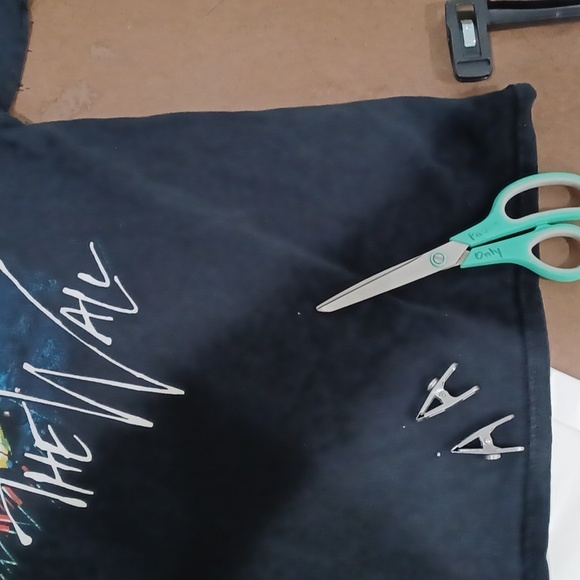 2004-2006 vtg (Anvil)Medium The Wall by Pink Floyd black graphic tshirt - Picture 7 of 7